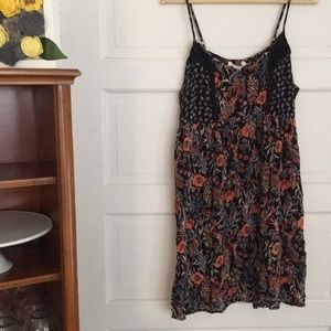 Motherhood maternity floral tank so cute!